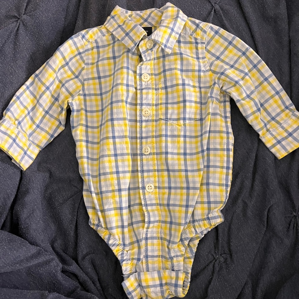 Baby gap onesie 3-6m